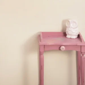 Krémová křídová interiérová barva na stěny Frenchic Parchment