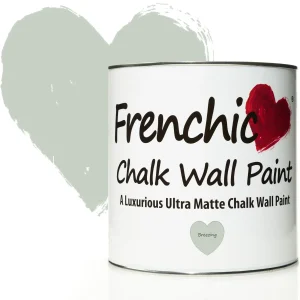Křídová barva ve světle šedém odstínu Frenchic Wall Paint Breezing