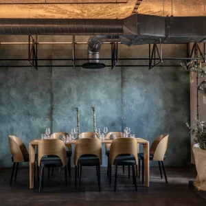 Dubové stoly pro restaurace a podniky